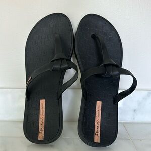 Ipanema thong sandals women’s size 8